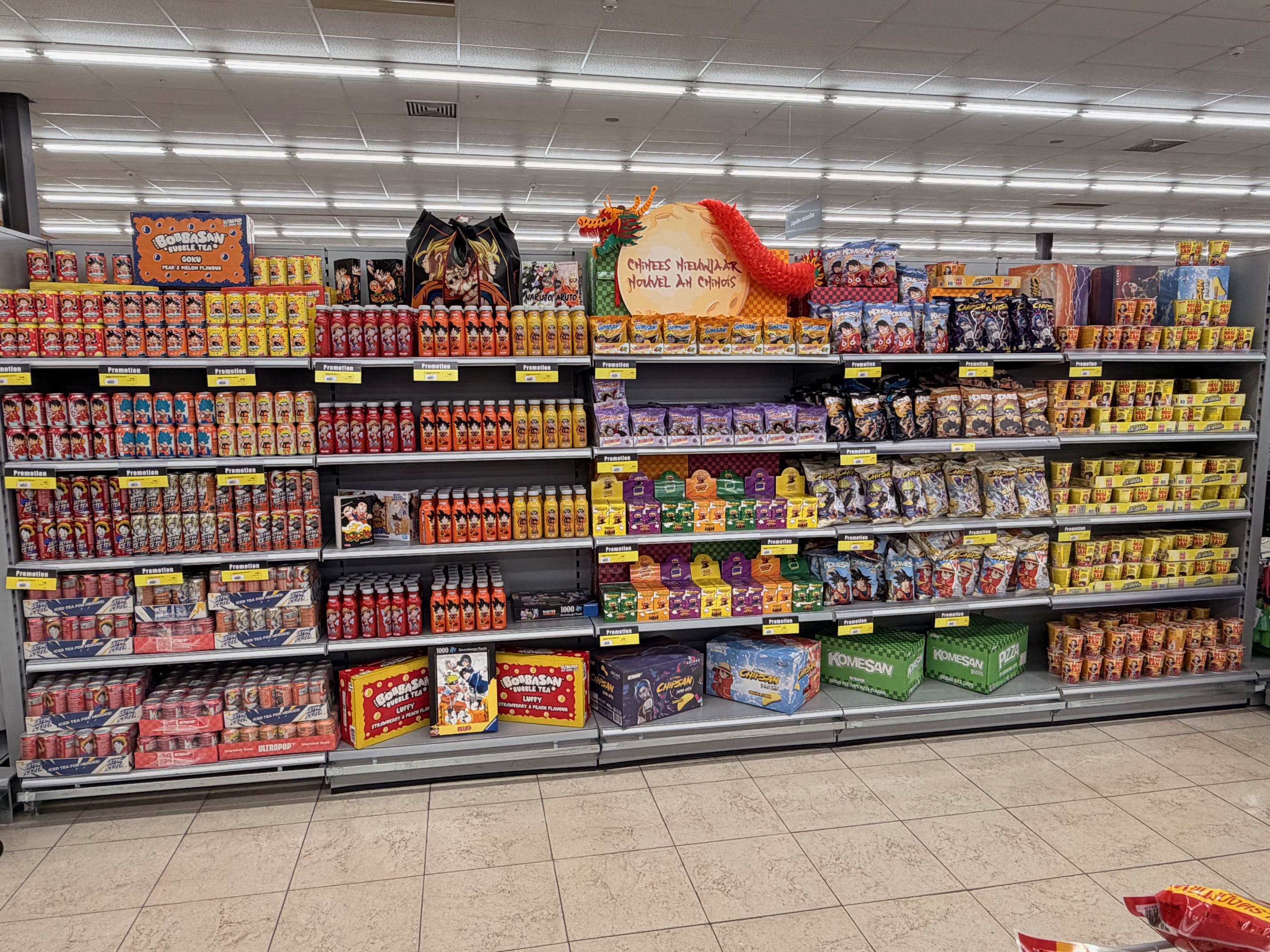 Implantation complète UltraPop avec boissons et snacks sous licences manga